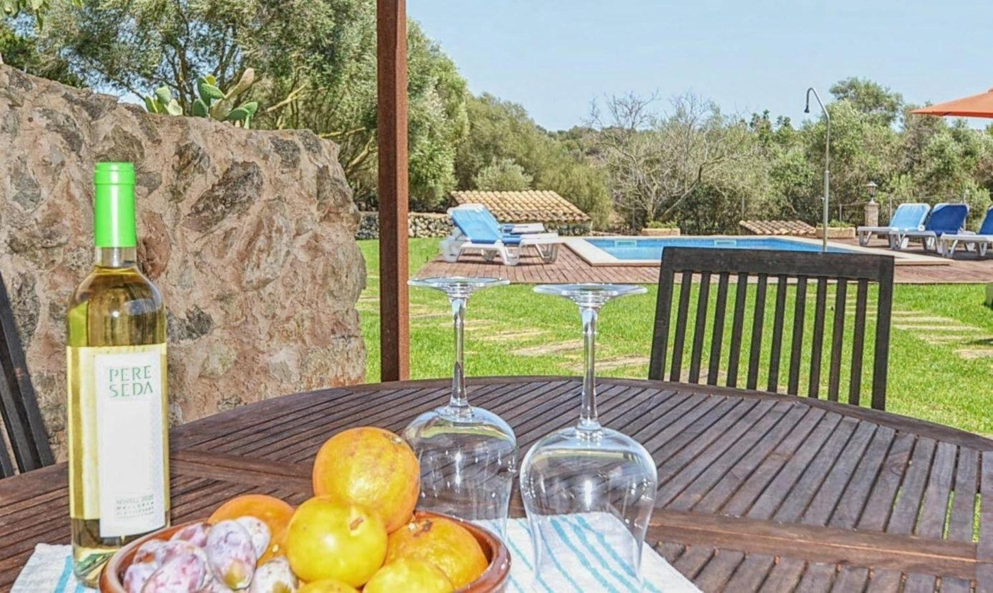 Gemuetlich Eingerichtetes Mit Pool In Der Naehe Von Porto Cristo